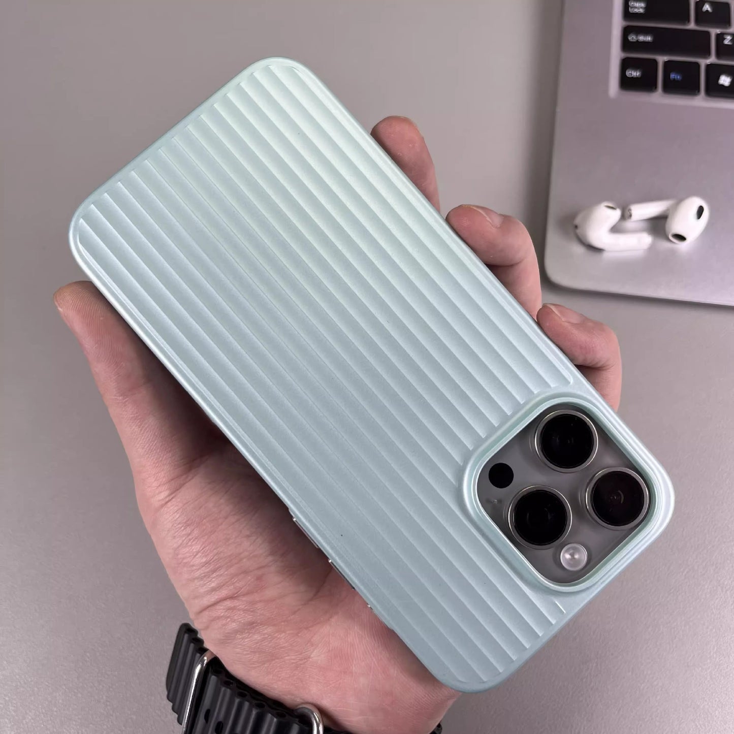Metal stripped case