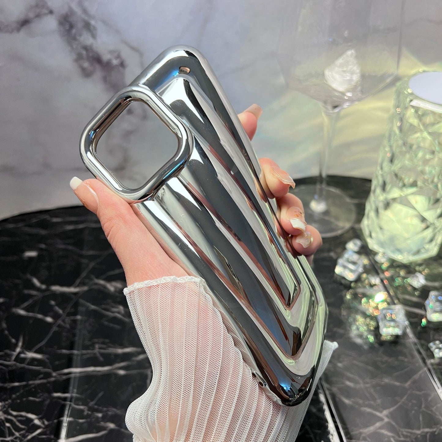 Electroplated Stripe Phone Case Is Simple