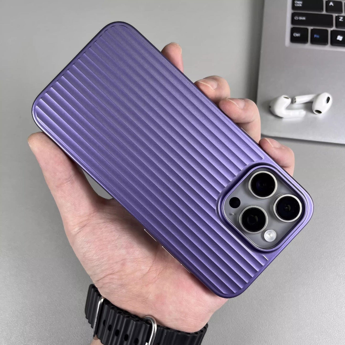 Metal stripped case