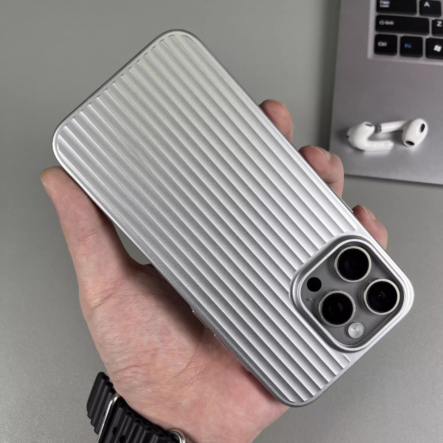Metal stripped case